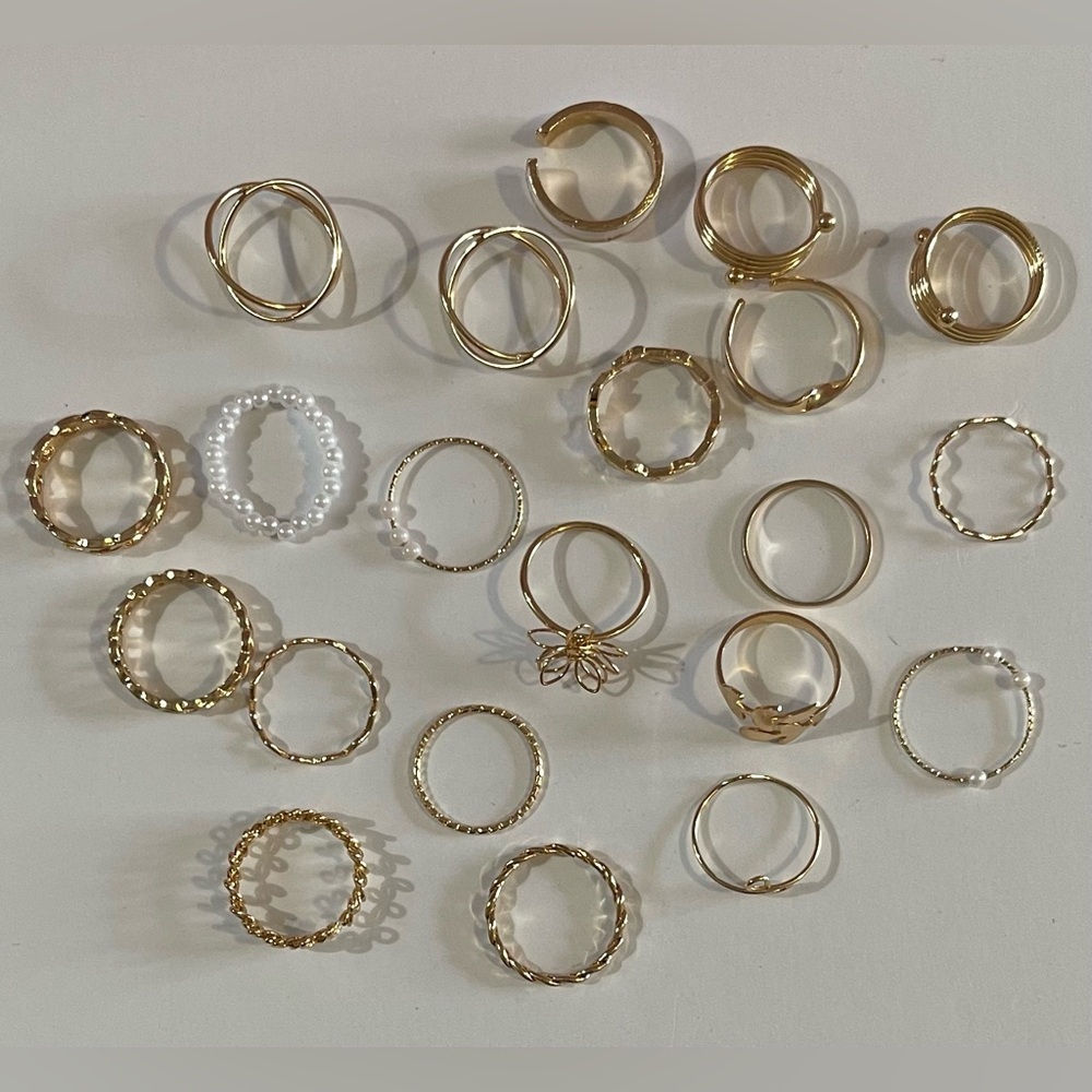 NEW Elegant Gold Ring Set for Women